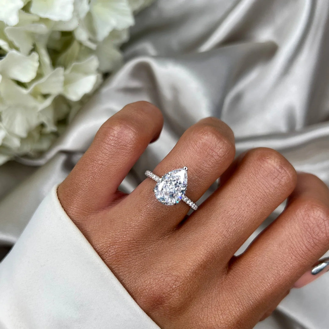 KÖNIGLICHER TRÄNENRING AUS STERLINGSILBER