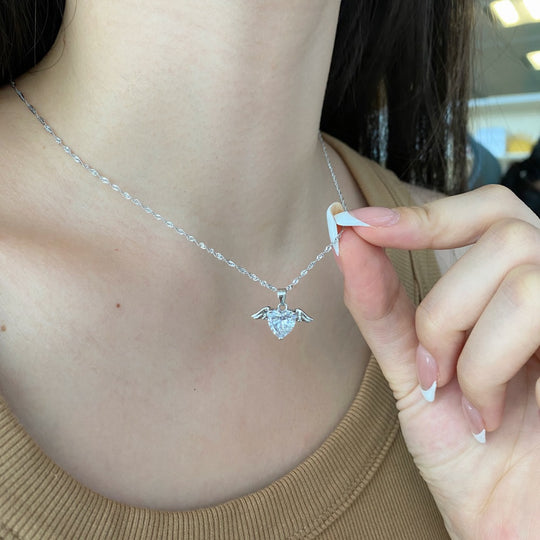 HALSKETTE AUS STERLINGSILBER MIT LIEBESTAUBE
