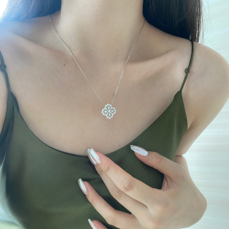 LUXE CLOVER NECKLACE