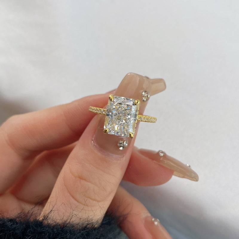 GOLDEN JEWELS RING