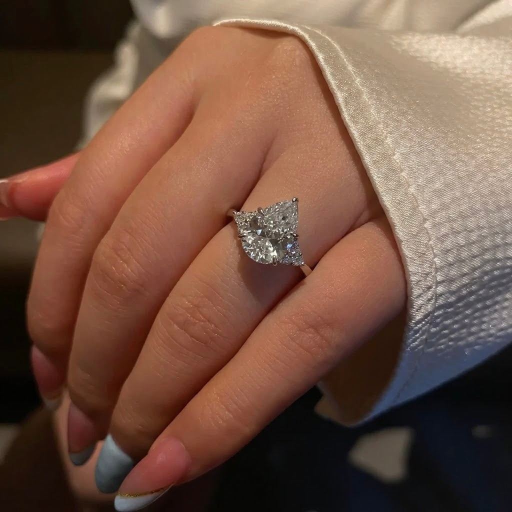 TWILIGHT TEARDROP RING