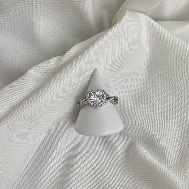 TWISTED ROMANCE RING