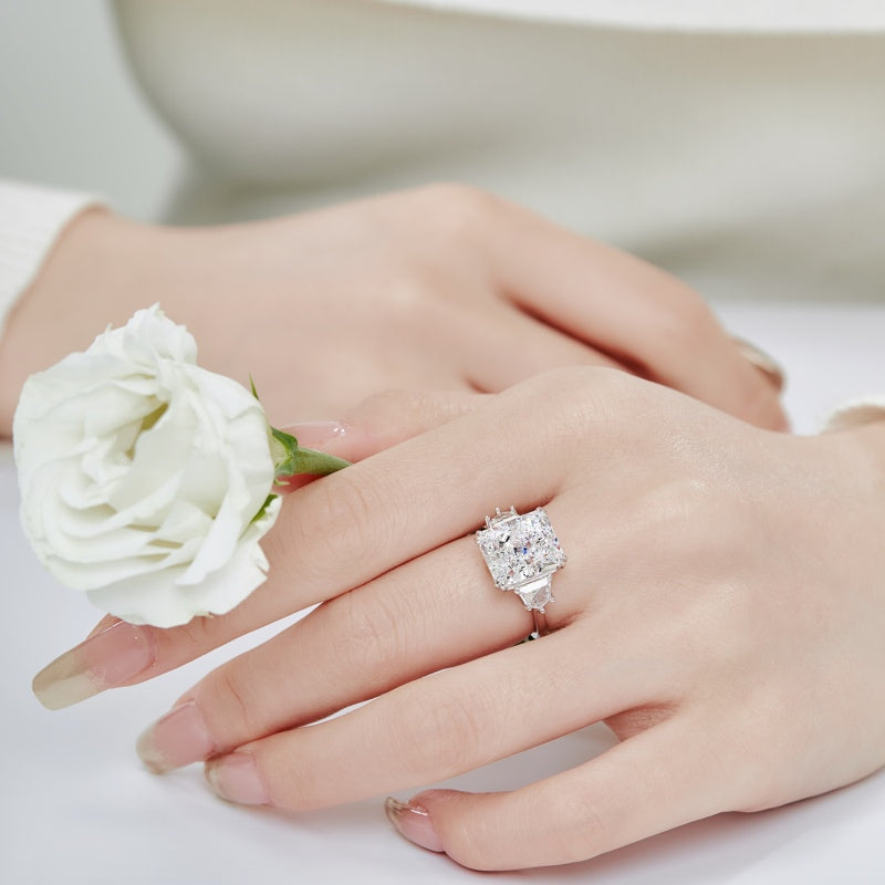 MÄRCHENHAFTER RING AUS STERLINGSILBER