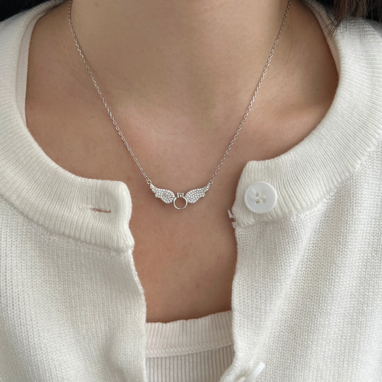 ANGELIC KISS NECKLACE